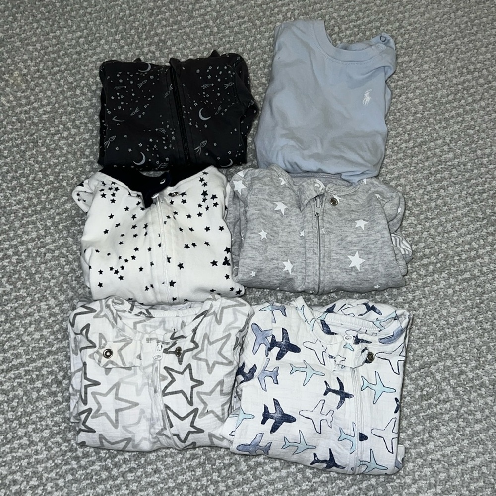 🩵6 EUC Boys Onesies🩵 0-3m. See details below!